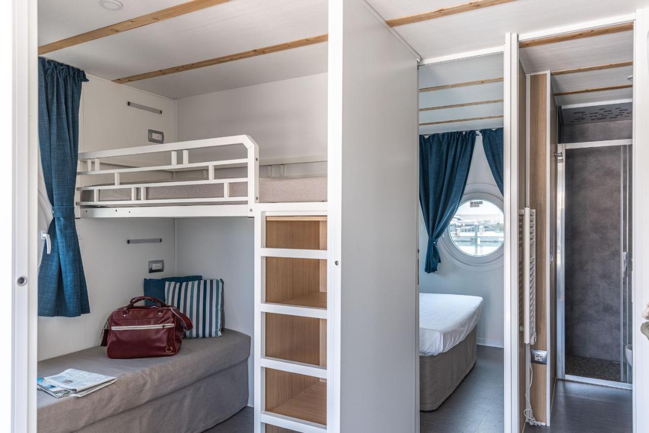 Hotel Marina del Gargano Houseboat Manfredonia Exterior foto