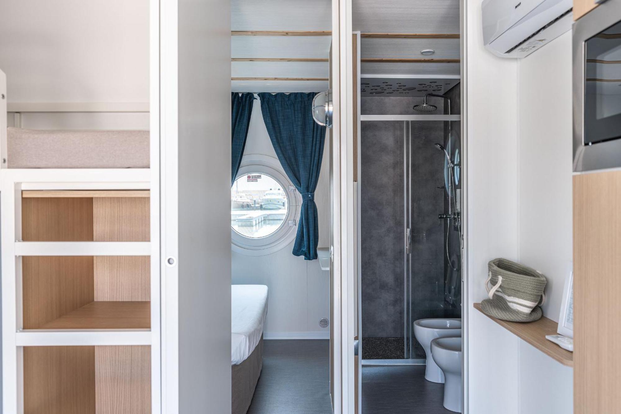 Hotel Marina del Gargano Houseboat Manfredonia Exterior foto